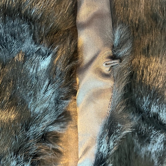 Love Token Rabbit Fur Vest - Picture 4 of 7